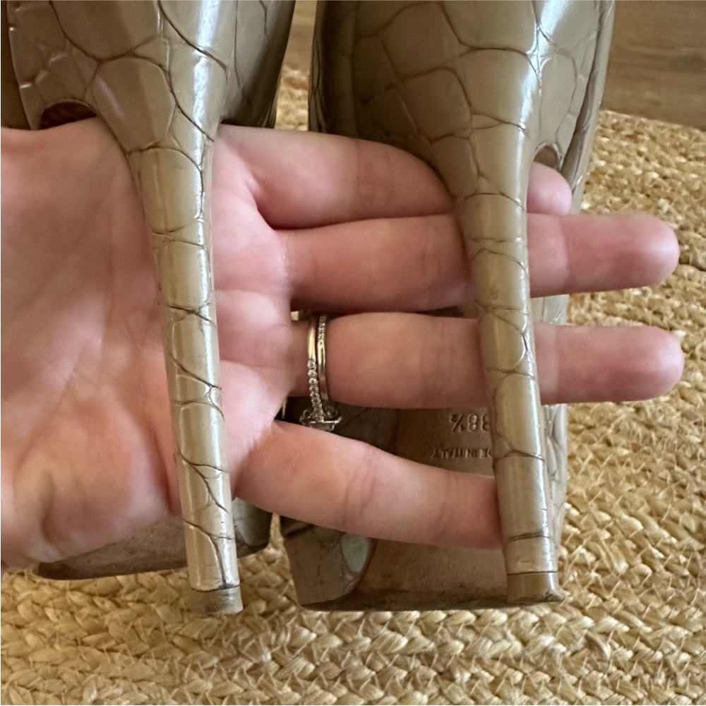 Jimmy Choo Beige Croc-Embossed Heels - Picture 4 of 14